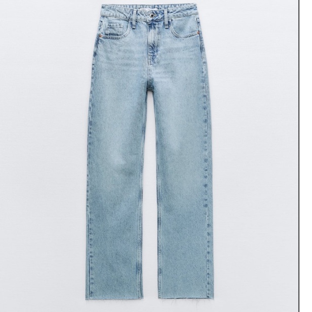 Size 6 (28) light wash no rip mini flare leg  Zara jeans